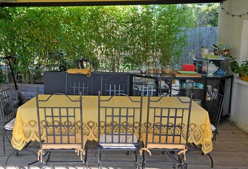 Номер Стандарт, B&b La Terre Brûlée