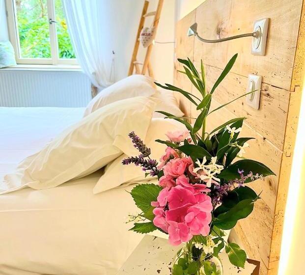Номер Стандарт Вид на Бассейн, Le Relais Des Anges