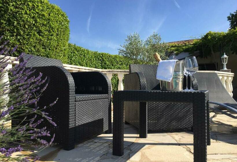 低层单卧公寓, Auberge Les Olivades