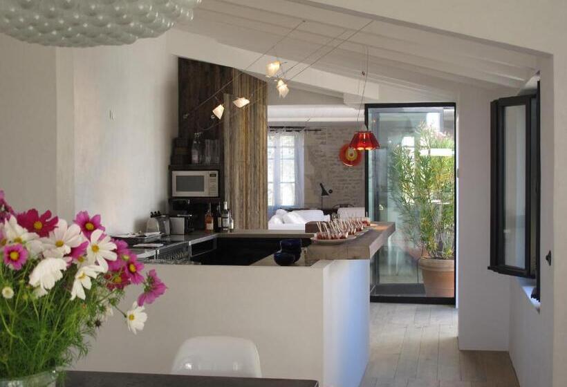 וילה עם חדר שינה אחד ובריכת שחיה, Hôtel Le Sénéchal