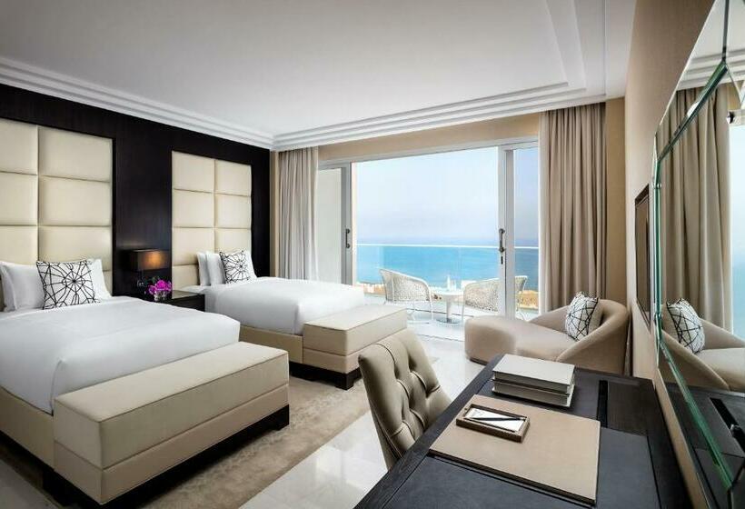 Королевский Люкс, Fairmont Fujairah Beach Resort