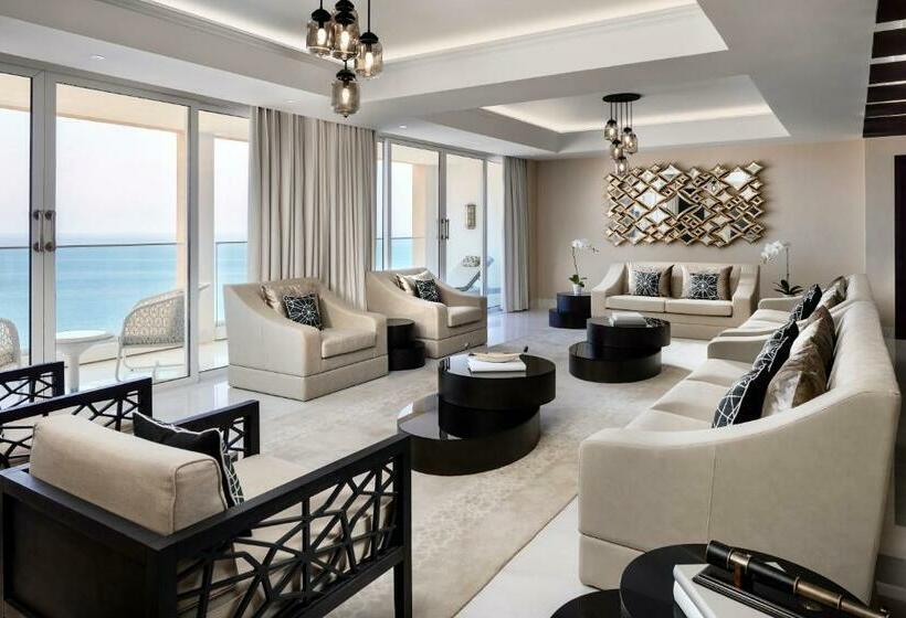 Королевский Люкс, Fairmont Fujairah Beach Resort