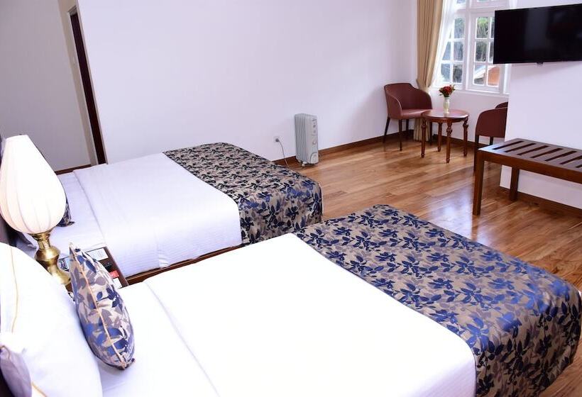 Deluxe Triple Room, Mirage Kings Cottage