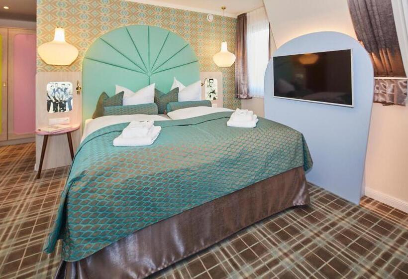 스위트, Bernstein Hotel 50`s Seaside Motel