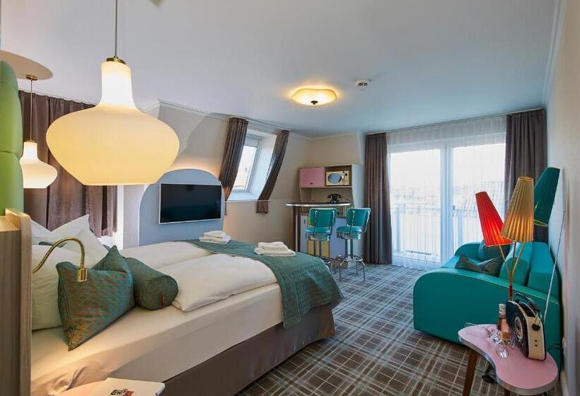 جناح, Bernstein Hotel 50`s Seaside Motel