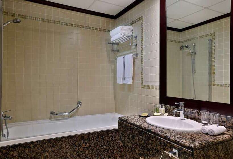 キングサイズベッドのデラックスルーム, Hilton Quanzhou Riverside