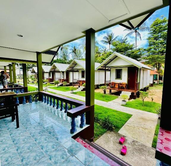 Номер Стандарт с Балконом, Lanta L.d. Beach Bungalow