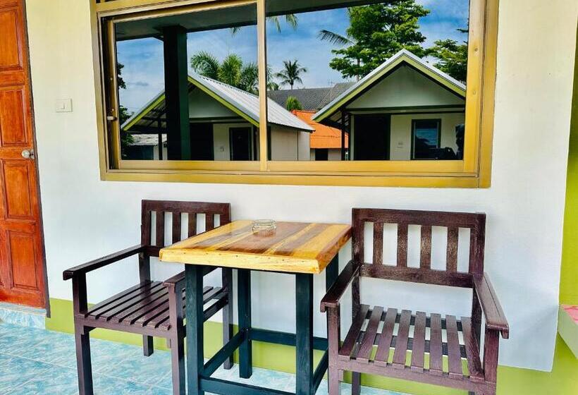 标准间带阳台, Lanta L.d. Beach Bungalow