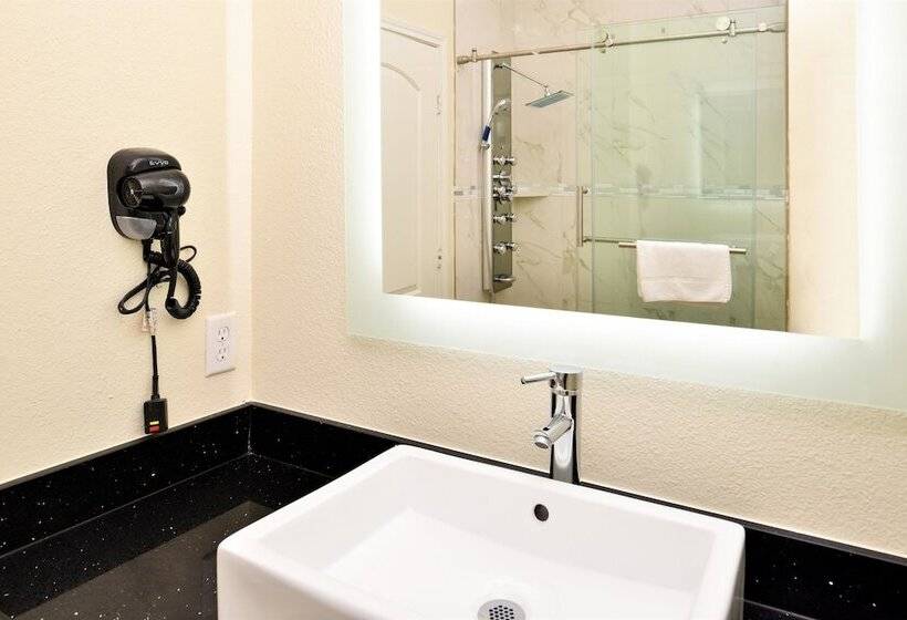 Люкс, Americas Best Value Inn & Suites Spring / N. Houston