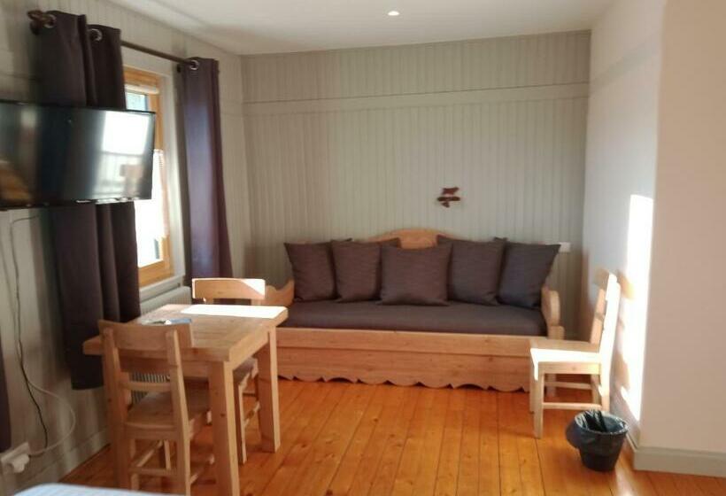 Четырехместный Номер Стандарт, Auberge De La Motte