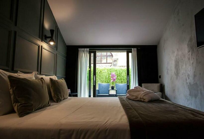 سوییت لوکس, Roma Luxus