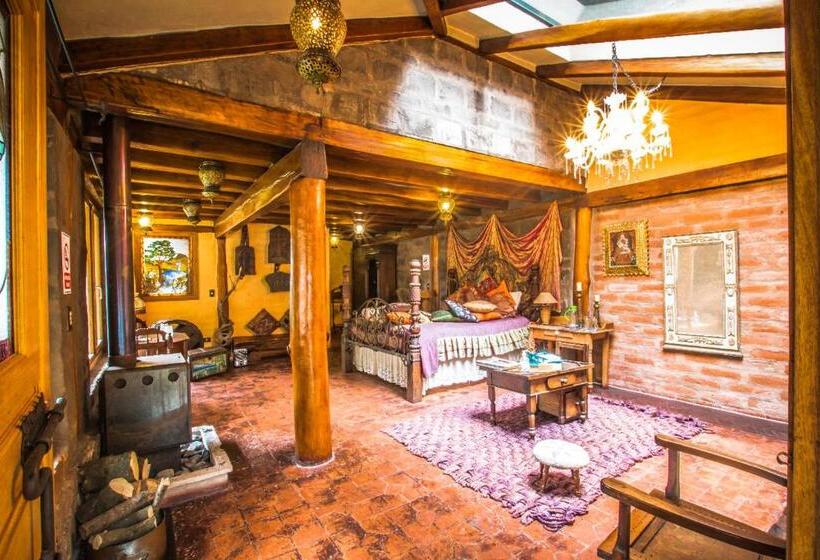 Полулюкс, Hacienda Rumiloma By Rotamundos