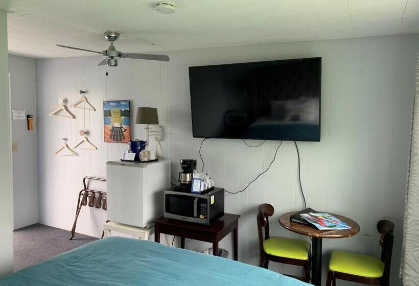 Номер Стандарт Вид на Озеро, Beachfront Inn