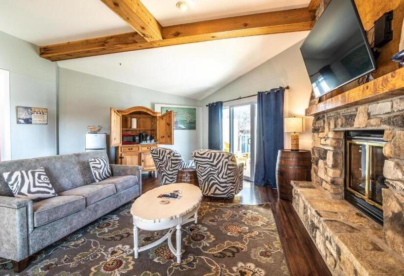 Люкс Deluxe Кровать Кинг, Beachfront Inn