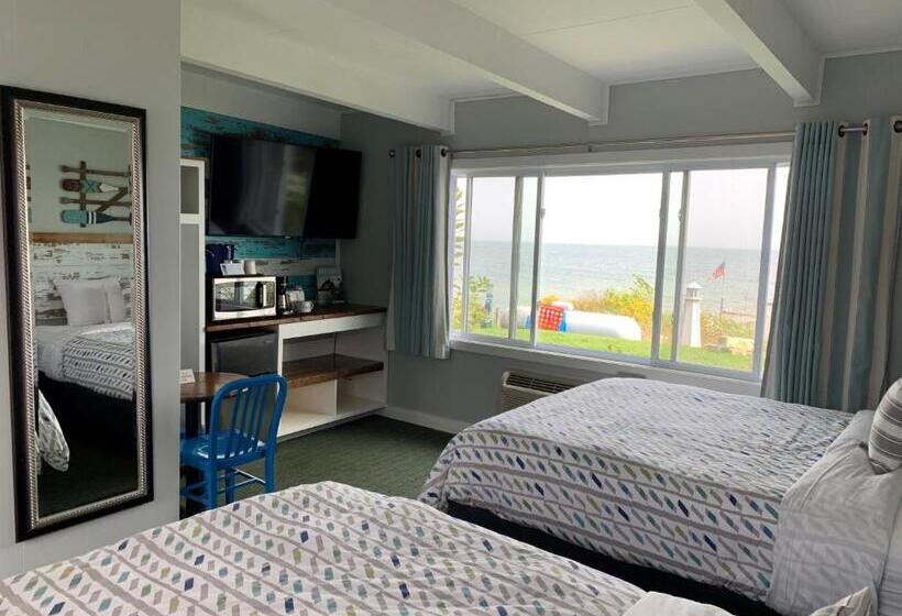 Четырехместный Номер Стандарт, Beachfront Inn