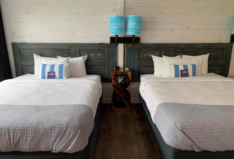 Семейный Номер, Beachfront Inn