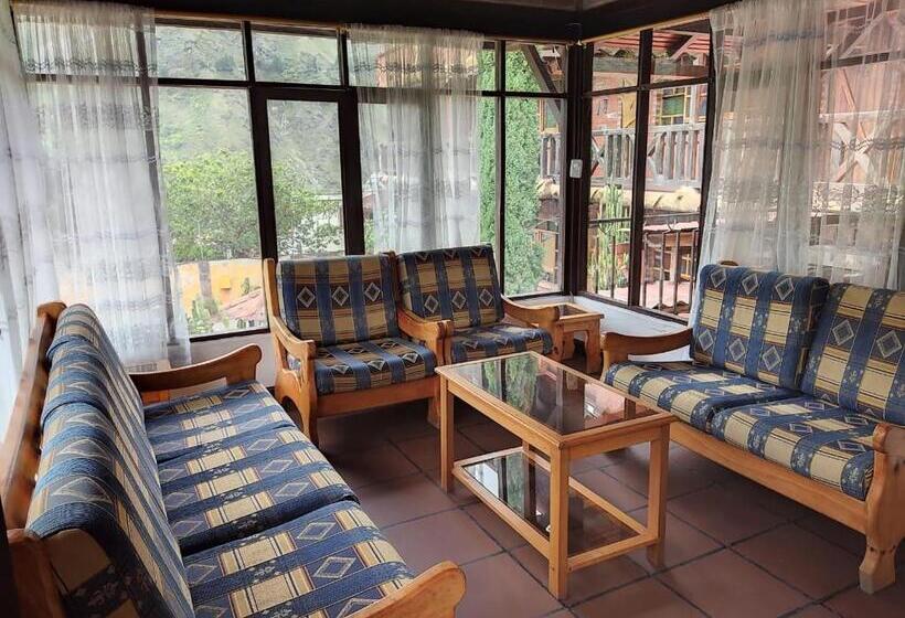 패밀리 방갈로, Jardines De Chamana