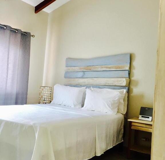 디럭스 룸, Ten North Tamarindo Beach
