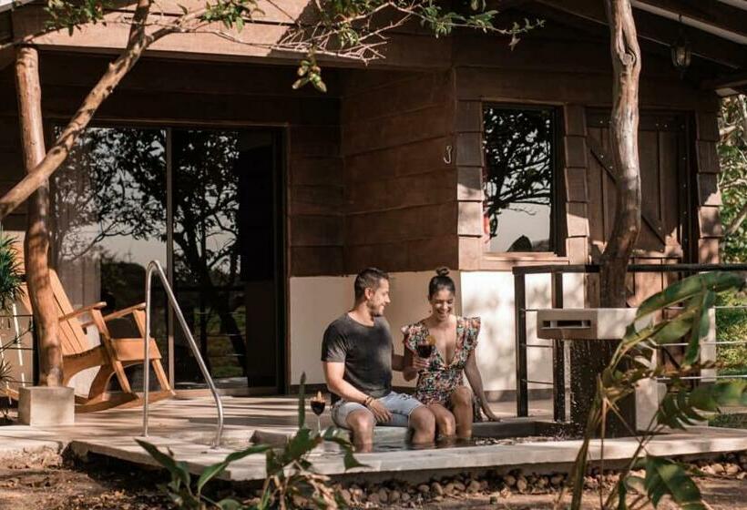 Номер Стандарт с Террасой, Colinas Del Miravalles Hotel & Hot Springs