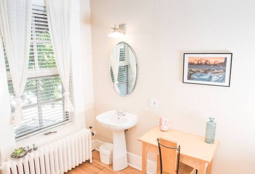 스탠다드 룸, Dancing Bear Inn Hostel