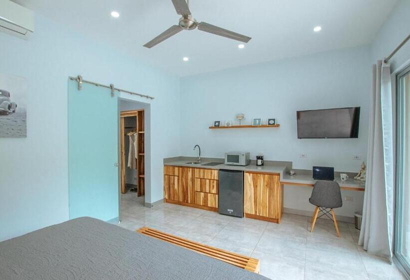 Студио Стандарт с Балконом, Tamarindo Bay Suites   Self Check In, Adults Only