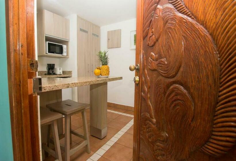 Студио Стандарт Вид на Бассейн, Oceanfront Hotel Verde Mar Direct Access To The Beach