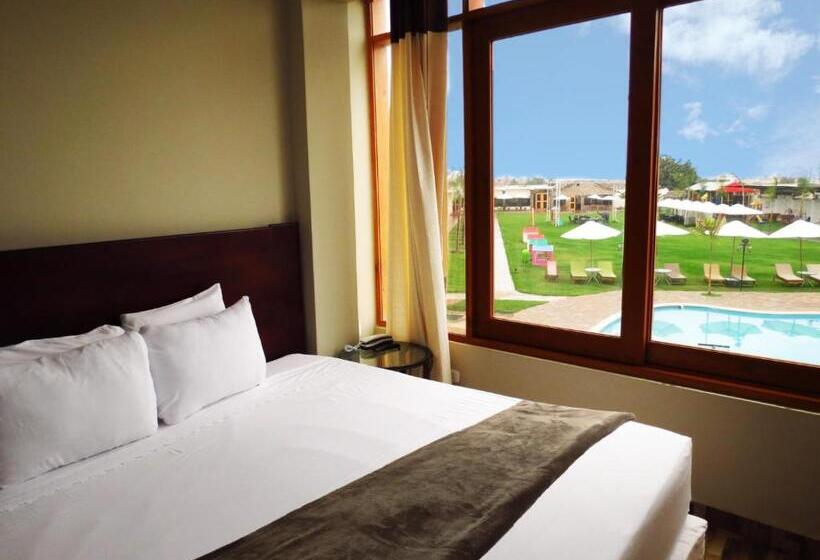 스위트 킹사이즈 침대, Resort Thiago