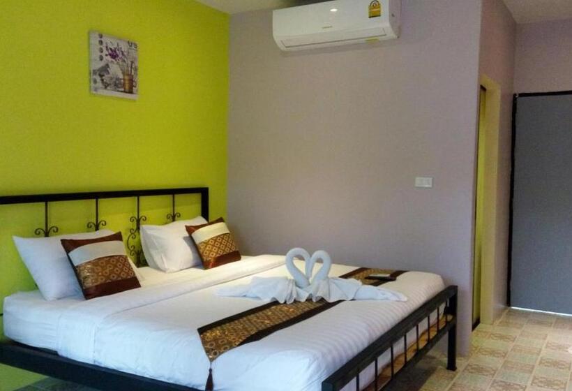 Семейный Номер, Stamp Hills Resort