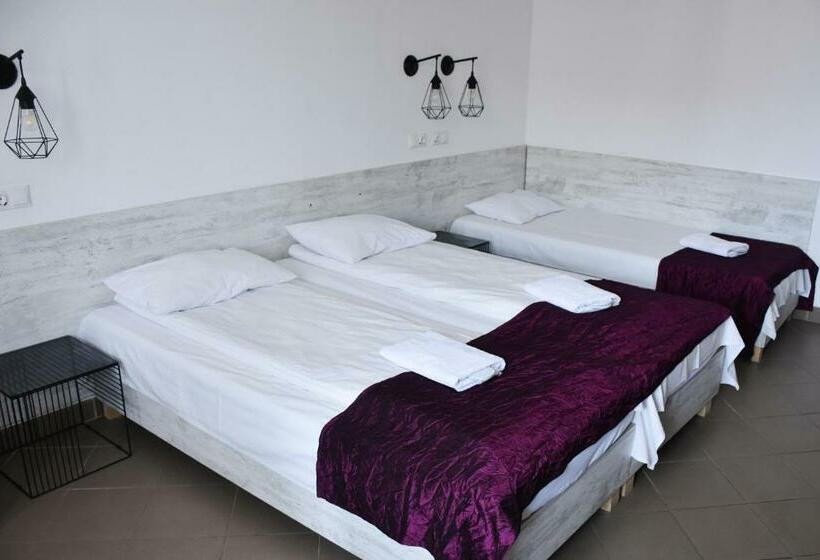 스탠다드 트리플 룸, Pension Recidency
