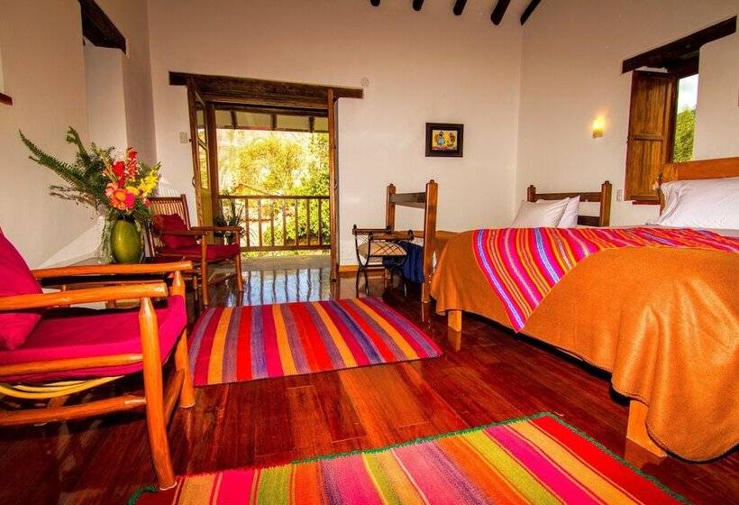 اتاق لوکس, Lizzy Wasi Urubamba
