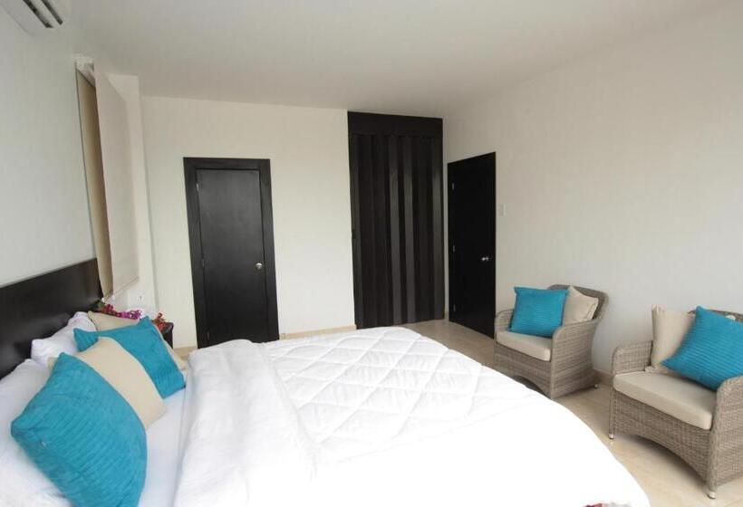 Suite, Ocean Blue
