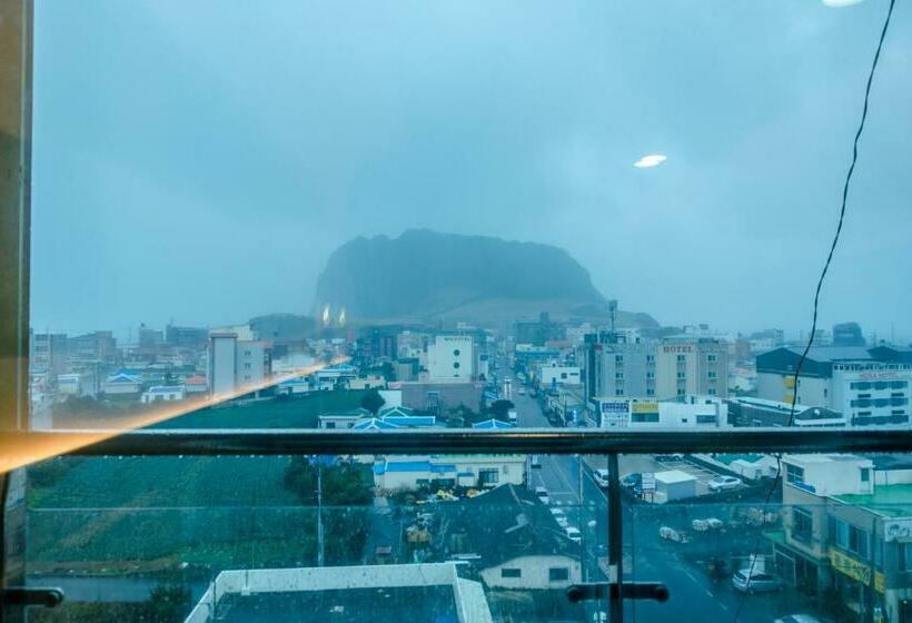 Номер Deluxe Вид на Горы, Co Op City Hotel Seongsan