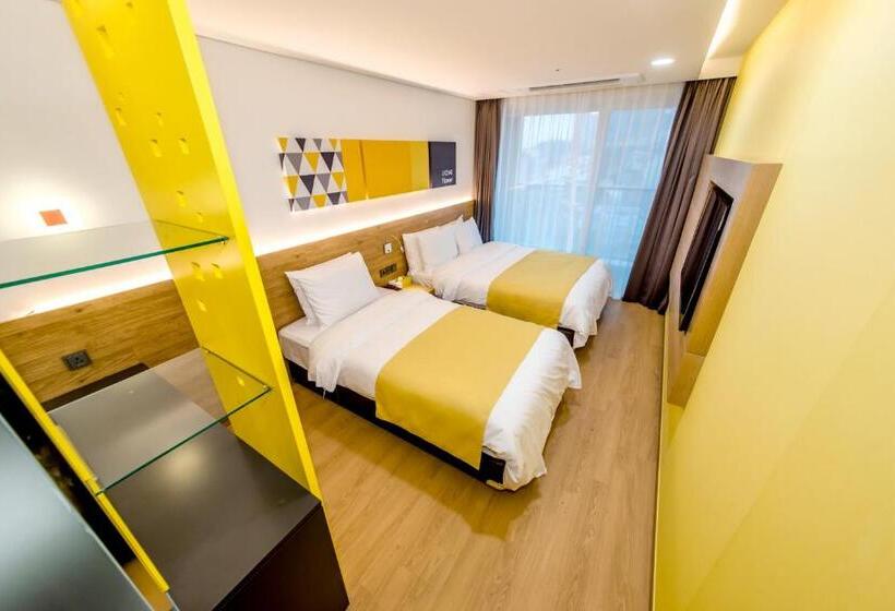 Номер Deluxe Вид на Горы, Co Op City Hotel Seongsan