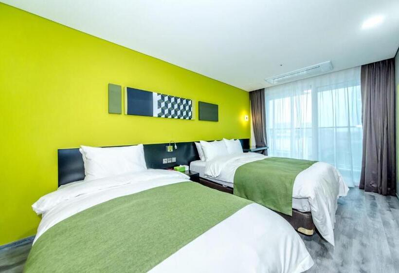 Номер Deluxe, Co Op City Hotel Seongsan