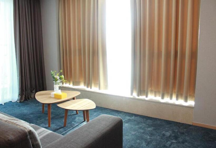 Люкс Кровать Кинг, Co Op City Hotel Seongsan