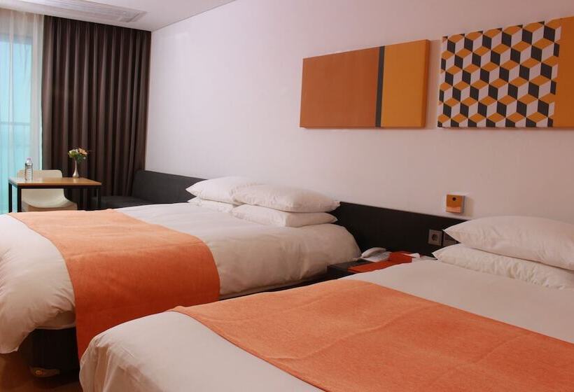 Семейный Номер Вид на Море, Co Op City Hotel Seongsan