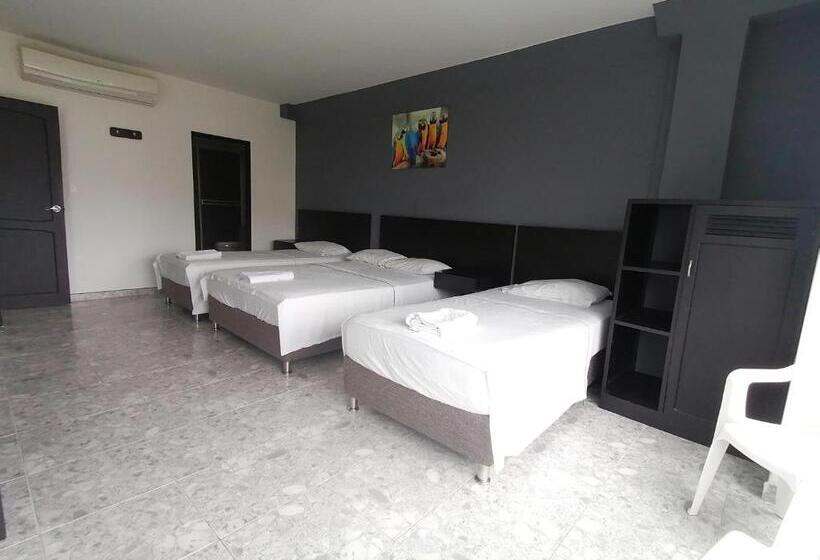 اتاق خانوادگی, Bucare