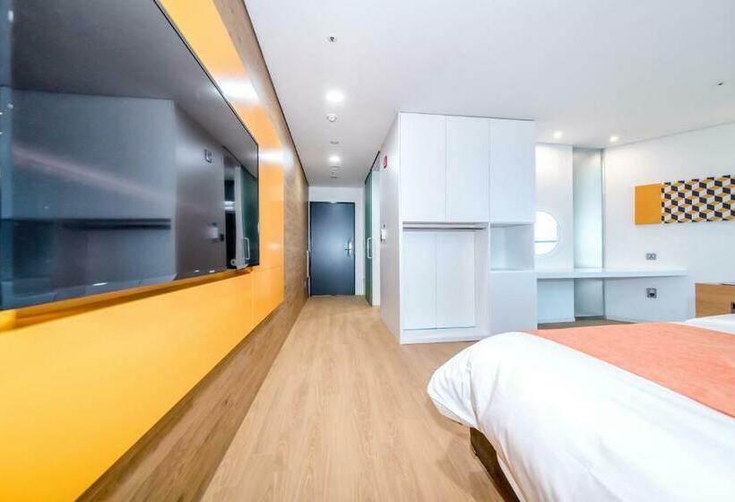 Номер Executive Вид на Море, Co Op City Hotel Seongsan