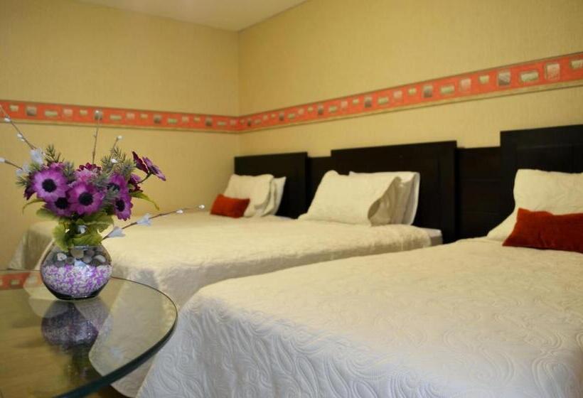 Habitación Triple Clásica, Monterrico Hotel Perú