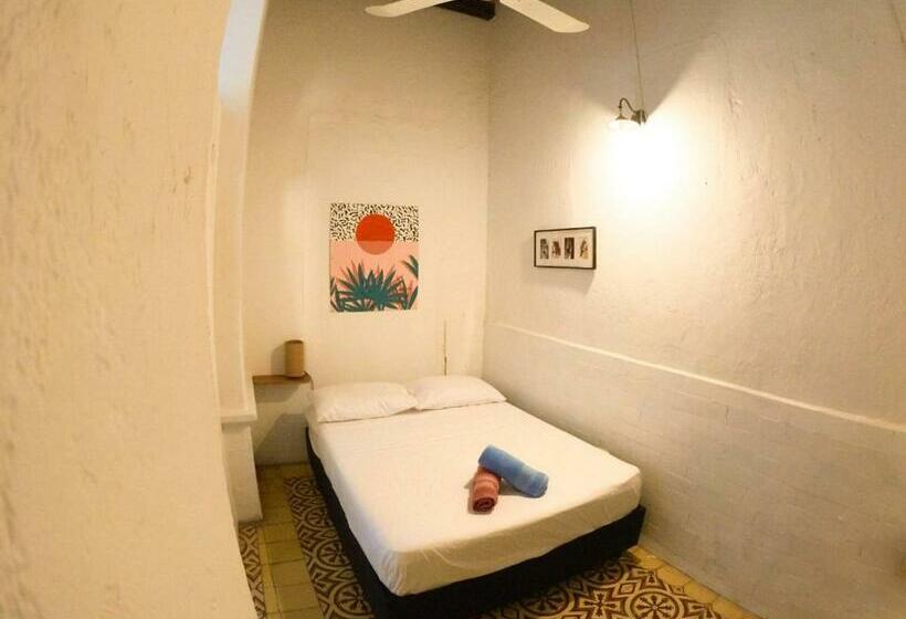 اتاق استاندارد با سرویس بهداشتی مشترک, Hostal Españolete