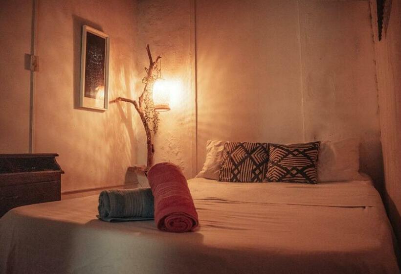 اتاق استاندارد سه تخته با سرویس بهداشتی مشترک, Hostal Españolete