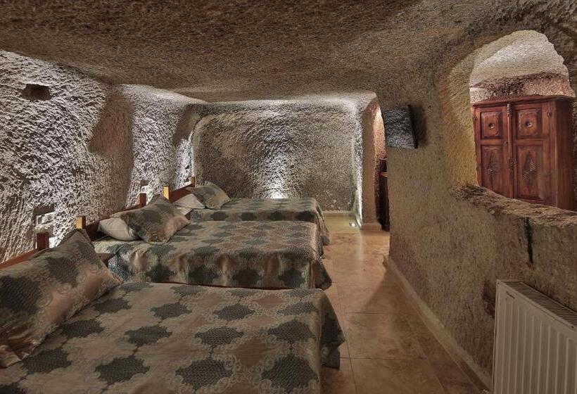 غرفة عائلية, Shoestring Cave House