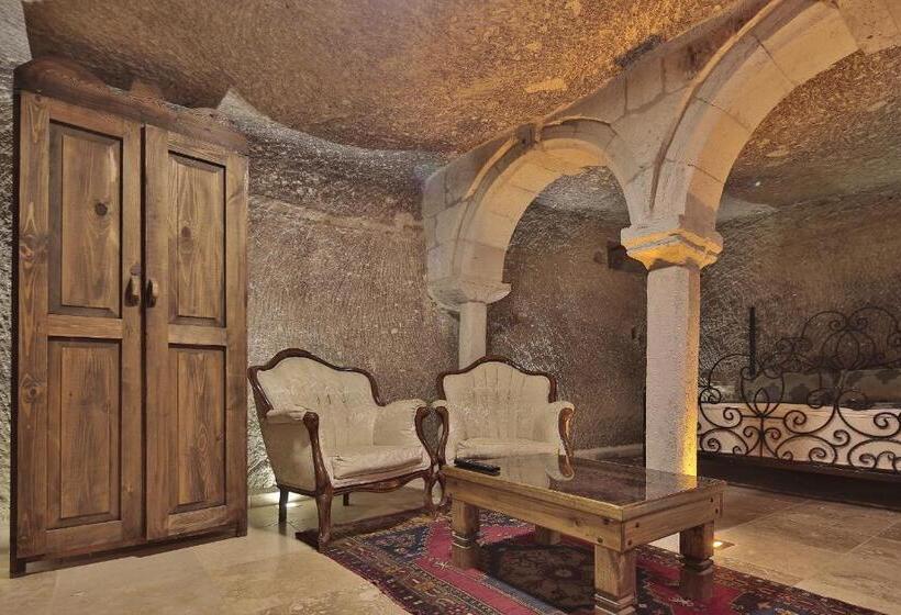 اتاق لوکس با تخت بزرگ, Shoestring Cave House