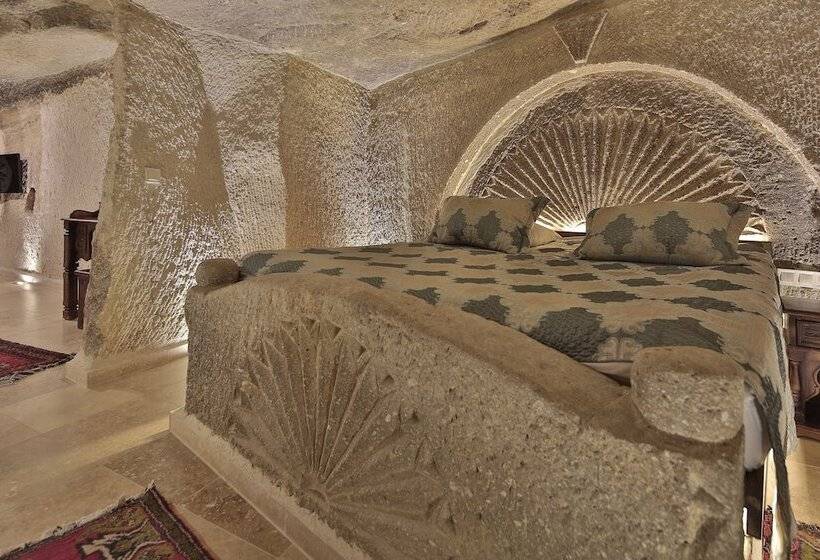 سوییت, Shoestring Cave House