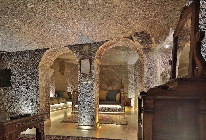 スイート, Shoestring Cave House