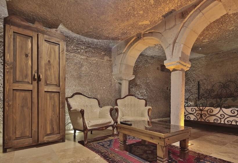 اتاق لوکس, Shoestring Cave House