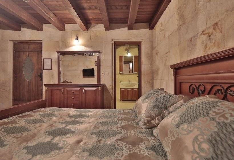 اتاق لوکس, Shoestring Cave House