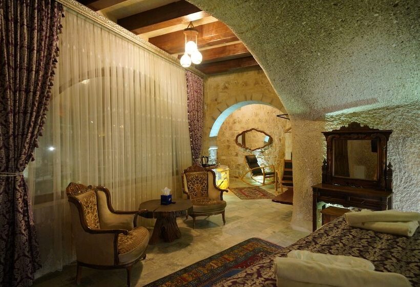 スイート, Shoestring Cave House