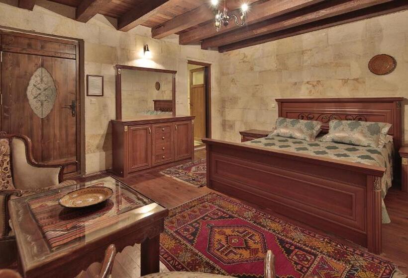 اتاق لوکس, Shoestring Cave House