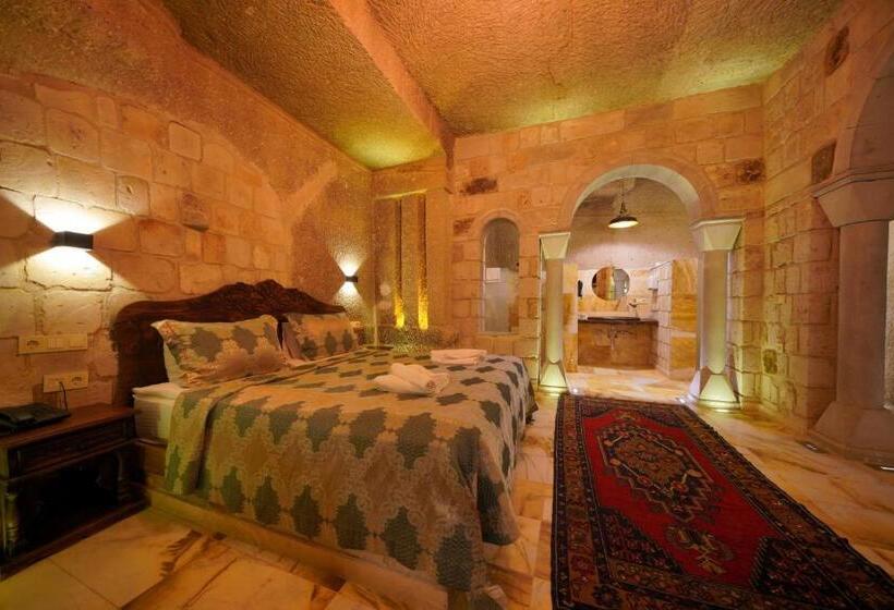 سوییت, Shoestring Cave House